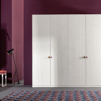 Armadio Easy in legno massello di Callesella