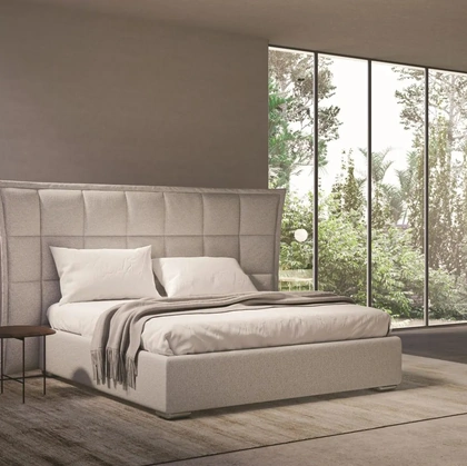 Letto imbottito con testiera trapuntata Maya High di Ergogreen