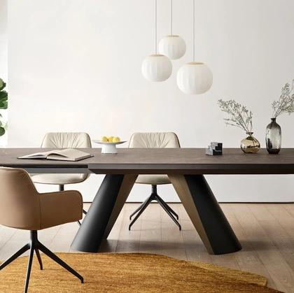 Sedia Cocoon con base girevole di Calligaris